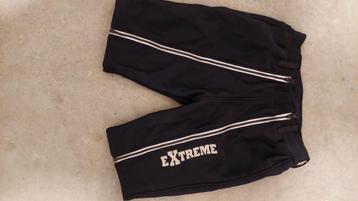 Te koop ski race short Junior merk Extreme beschikbaar voor biedingen