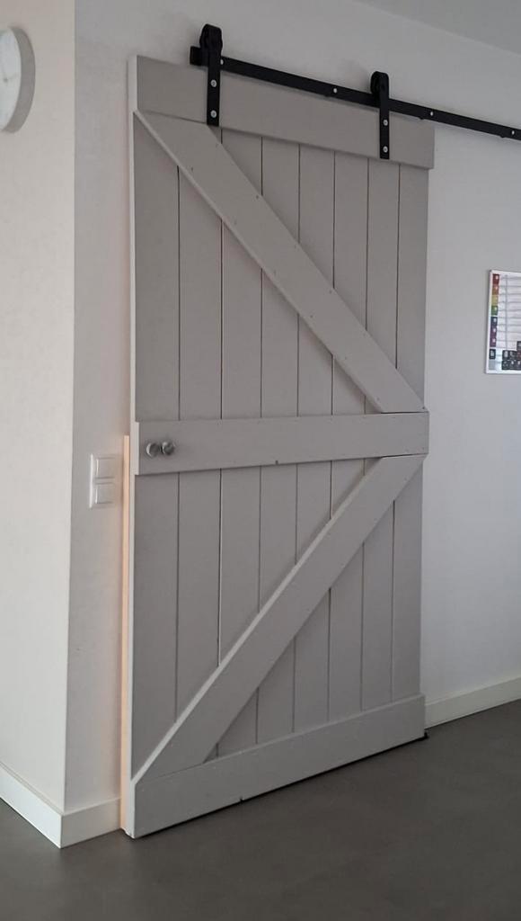Houten loftdeur met schuifdeursysteem – Grijs, Doe-het-zelf en Verbouw, Deuren en Horren, Gebruikt, Binnendeur, 215 cm of meer