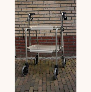 Days rollator met dubbel plateau beschikbaar voor biedingen