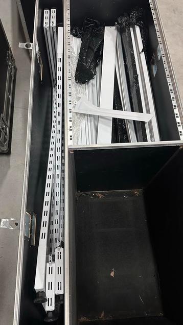 Grote Flightcase op Wielen - 4 Zwenkwielen beschikbaar voor biedingen