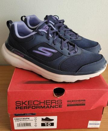 Sketchers 41 beschikbaar voor biedingen