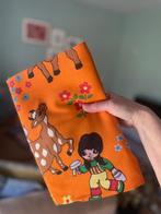 Stof kussensloop kinderprint retro oranje, Hobby en Vrije tijd, Stoffen en Lappen, Gebruikt, 120 cm of meer, Oranje, Ophalen of Verzenden