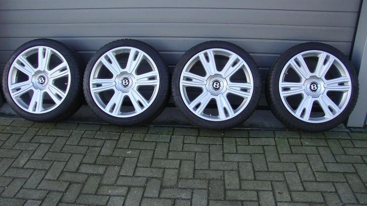 BENTLEY velgen met winterbanden 21 inch, Auto-onderdelen, Banden en Velgen, Velg(en), Winterbanden, 21 inch, 275 mm, Personenwagen