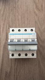 Hager krachtgroep 3-polig+nul 25A C-kar (MCN625E), Ophalen of Verzenden, Zo goed als nieuw, Overige typen