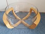 Glazen Fruitschaal / Slaschaal met Houten Onderstel, Schaal, Rond, Ophalen of Verzenden, Glas