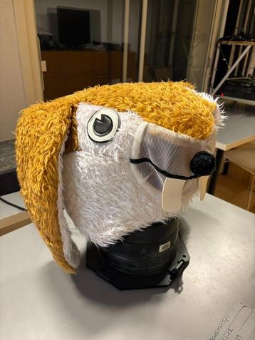 Konijn kostuum beschikbaar voor biedingen