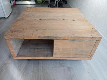 Steigerhouten salotafel. beschikbaar voor biedingen