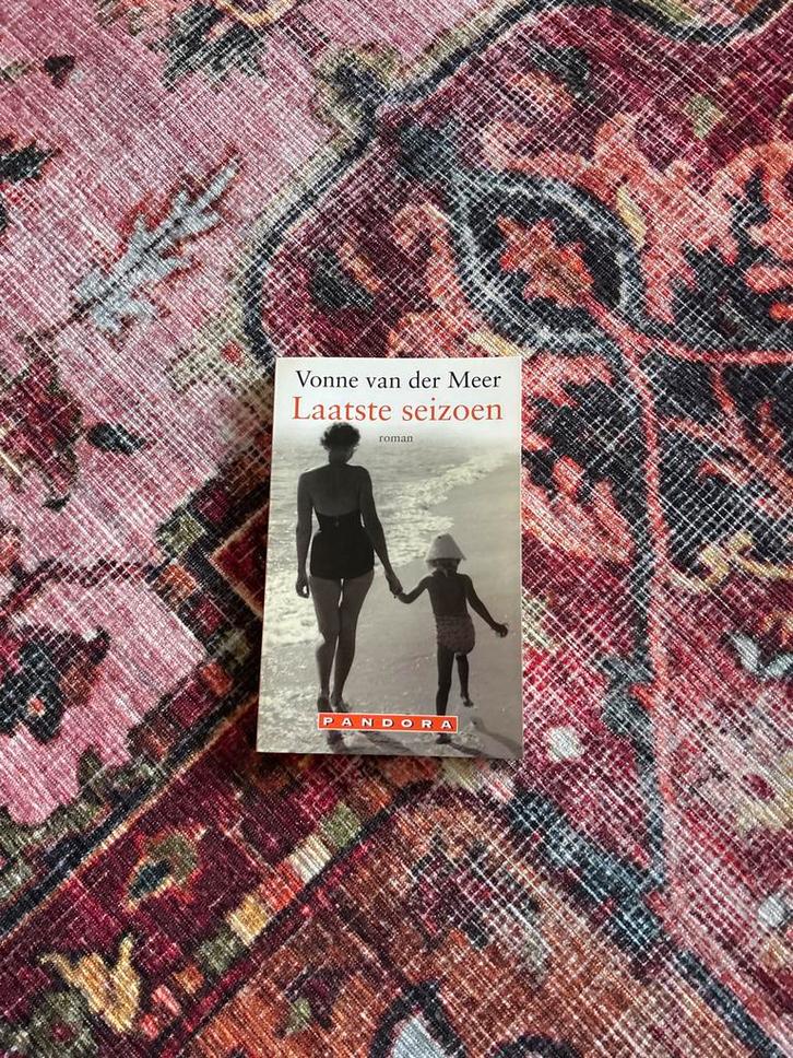 Laatste Seizoen - Vonne van der Meer, Boeken, Romans, Zo goed als nieuw, Nederland, Ophalen of Verzenden