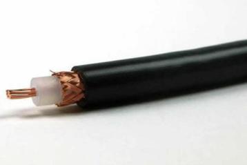 RG-213U kabel houten haspel 100 meter. beschikbaar voor biedingen