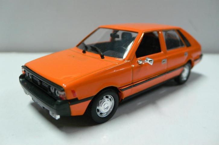 fso polonez   1/43, Hobby en Vrije tijd, Modelauto's | 1:43, Nieuw, Auto, Overige merken, Verzenden
