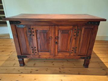 Tv meubel 113 breed/54 diep, 80cm hoog mahonie beschikbaar voor biedingen