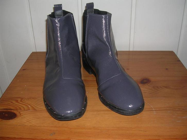 Leuke grijze enkel lak laarzen met hak van Primark, maat 39, Kleding | Dames, Schoenen, Zo goed als nieuw, Lage of Enkellaarzen