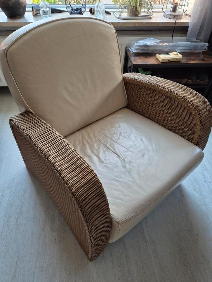 Mooie Rotan Stoel met Lederen Bekleding, Huis en Inrichting, Fauteuils, Ophalen