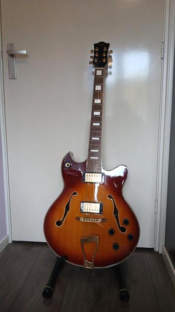 JJ Guitars hollowbody beschikbaar voor biedingen