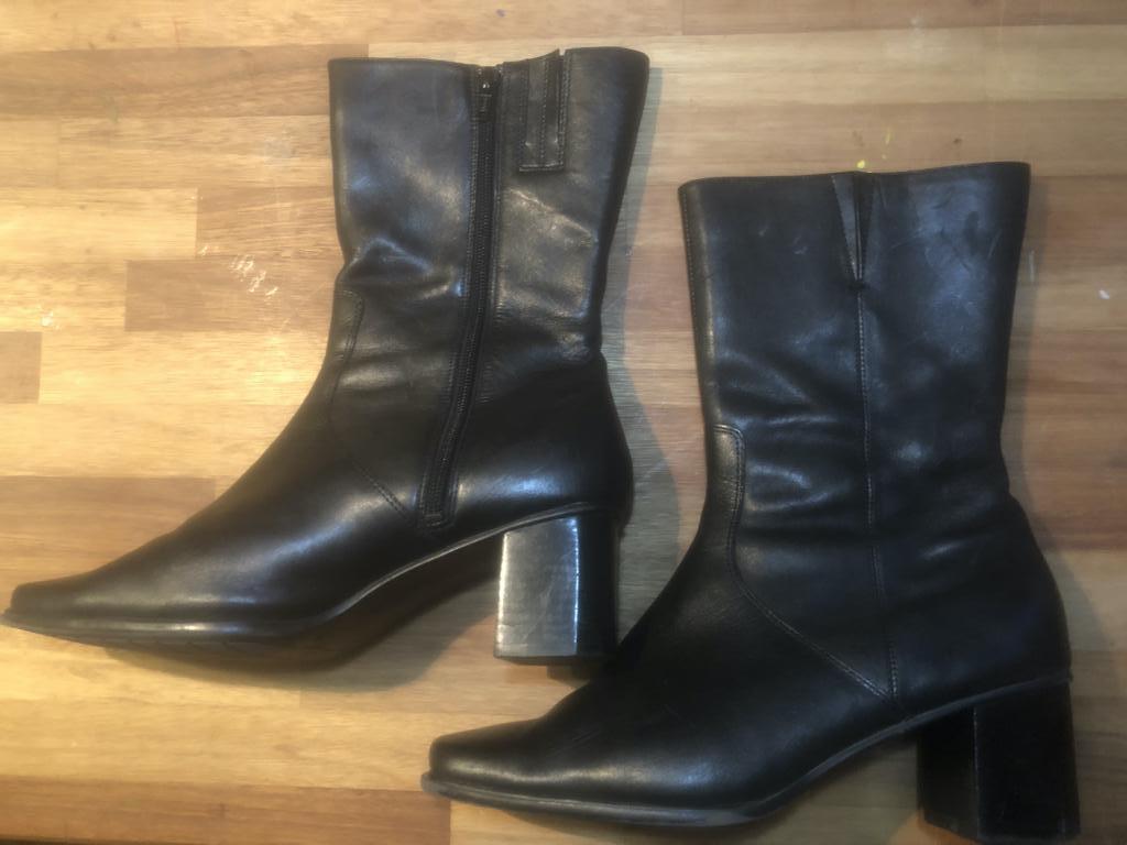JANET D zwarte leren korte laarzen maat 40 hak 6 cm, Zwart, Boots, Ophalen of Verzenden, Janet D
