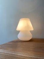 Wit glazen mushroom tafellampje space age retro look, Huis en Inrichting, Ophalen of Verzenden, Space age retro look, Minder dan 50 cm