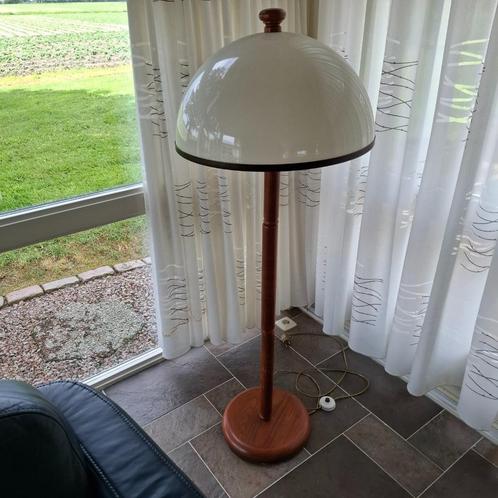 Schemerlamp, Huis en Inrichting, Lampen | Tafellampen, Zo goed als nieuw, 75 cm of meer, Glas, Hout, Ophalen