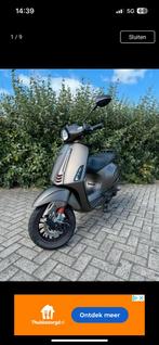 Vespa sprint, Fietsen en Brommers, Scooters | Vespa, Ophalen of Verzenden, Zo goed als nieuw