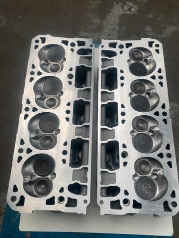 Set GM 6,2 Cilinderkoppen. beschikbaar voor biedingen
