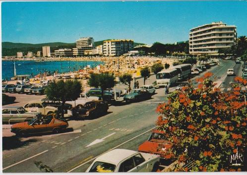 Frankrijk, Le Lavandou met auto's , Renault 17 découvrable, Verzamelen, Ansichtkaarten | Buitenland, Gelopen, Frankrijk, Ophalen of Verzenden