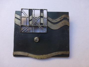 Modernist handgemaakte Broche uit atelier deels geoxideerd beschikbaar voor biedingen