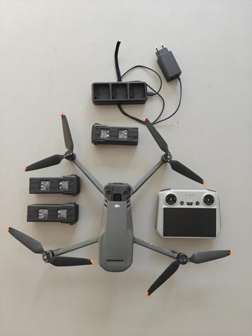 DJI Mavic 3 Fly More Combi + RC RM330 Smart Controller beschikbaar voor biedingen