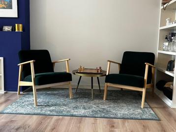 2 donkergroene loungestoelen. Apart of gecombineerd. beschikbaar voor biedingen