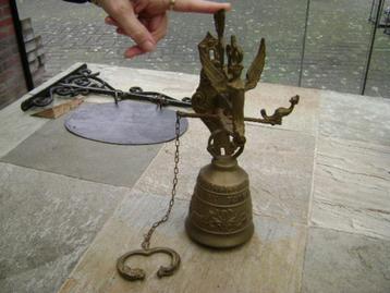 Bronzen bel beschikbaar voor biedingen