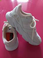Adidas Yeezy Boots 700, maat 37, Ophalen of Verzenden, Wit, Zo goed als nieuw, Sneakers of Gympen