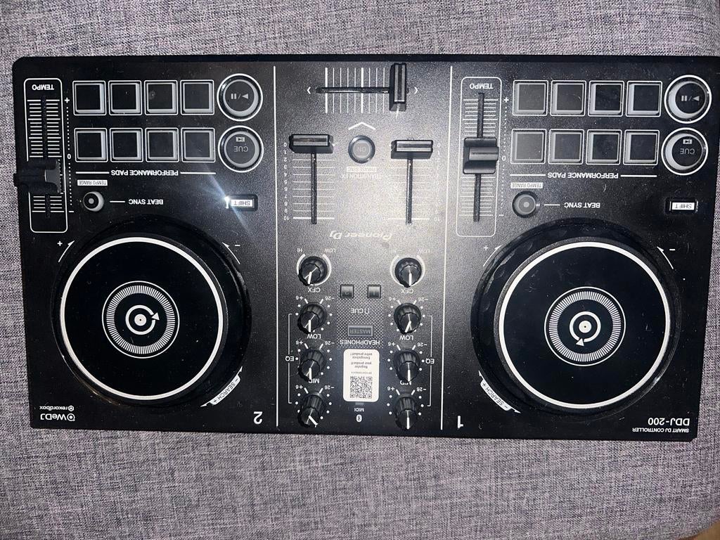 Pioneer DDJ-200 + Koptelefoon - Nieuwstaat!, Muziek en Instrumenten, Dj-sets en Draaitafels, Ophalen of Verzenden, Zo goed als nieuw