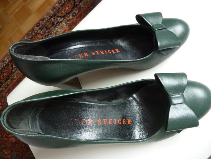 Walter Steiger flessengroen leren pumps, strik op neus, 37,5, Kleding | Dames, Schoenen, Zo goed als nieuw, Pumps, Groen, Verzenden
