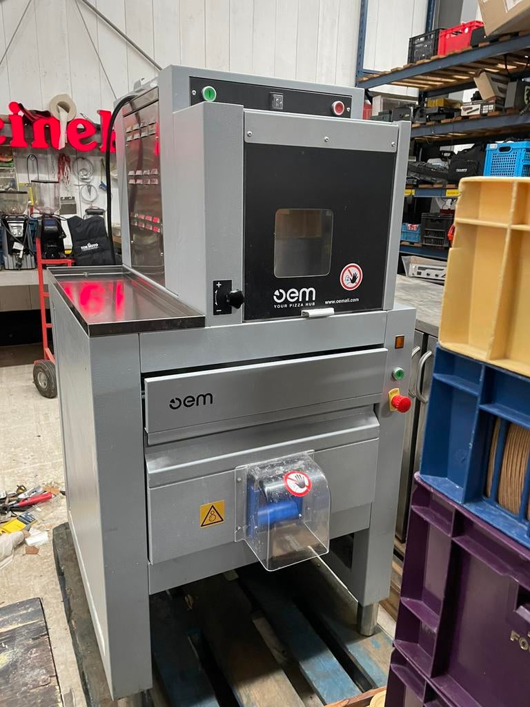 Nieuwe OEM BM2AS Deegverdeler + Deegronder AST, Witgoed en Apparatuur, Ovens, Zo goed als nieuw, Minder dan 45 cm, Ophalen