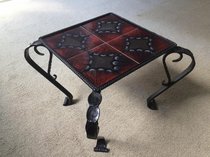 Retro bijzettafeltje, Huis en Inrichting, Tafels | Bijzettafels, Zo goed als nieuw, Rond, 45 tot 60 cm, Minder dan 55 cm, Ophalen of Verzenden