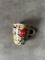 Koffiemok Douwe Egberts Royal Raja rood, Ophalen of Verzenden, Zo goed als nieuw, Overige stijlen, Kop(pen) en/of Schotel(s)