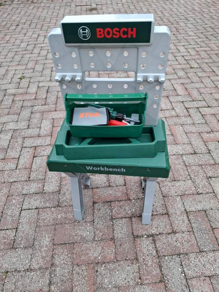 Een leuk klein werkbankje van Bosch met wat gereedschap, Kinderen en Baby's, Speelgoed | Speeltafels, Gebruikt, Ophalen