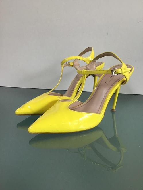 GRATIS VERZENDEN | ZARA Sexy knalgele hakken 38, Kleding | Dames, Schoenen, Zo goed als nieuw, Schoenen met hoge hakken, Geel