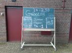 Schoolbord krijtbord groot, met wieltjes, Diversen, Krijtbord, Gebruikt, Ophalen