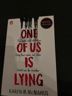 One of Us Is Lying - Karen M. McManus, Boeken, Ophalen of Verzenden, Zo goed als nieuw, Nederland