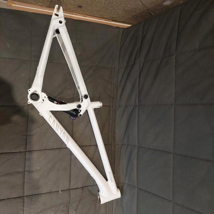 Canyon Stitched 720 frame maat short., Fietsen en Brommers, Fietsonderdelen, Zo goed als nieuw, Mountainbike, Frame, Ophalen of Verzenden