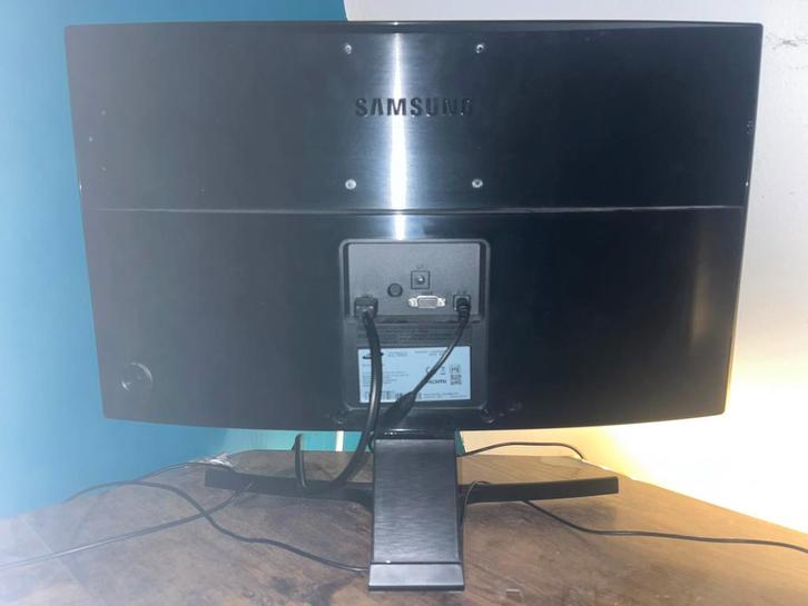 Computer + Beeldscherm, Computers en Software, Desktop Pc's, Zo goed als nieuw, 3 tot 4 Ghz, HDD, 8 GB, Met monitor, Ophalen