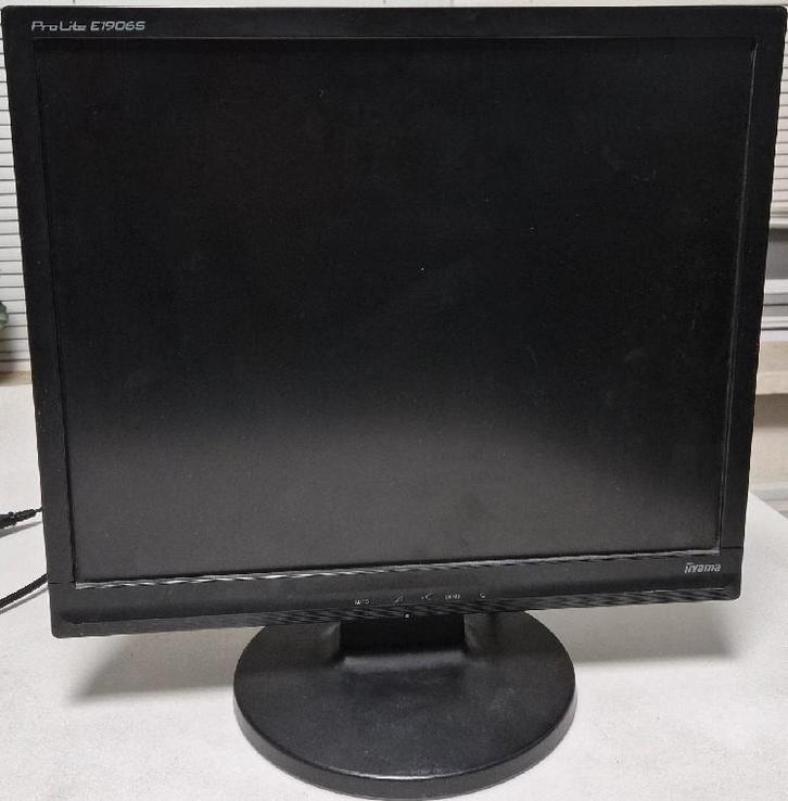 Iiyama ProLite E1906S-B1, Computers en Software, Monitoren, Gebruikt, 60 Hz of minder, DVI, VGA, Ingebouwde speakers, Hoofdtelefoonaansluiting