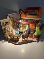Rolife Corner Bookstore miniatuur met verlichting, Hobby en Vrije tijd, Knutselen, Ophalen of Verzenden, Zo goed als nieuw, Knutselwerk