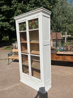 Oude vitrinekast of keukenkast of brocante kast, Ophalen