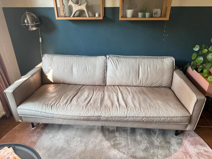 Bank leder 3 zits kleur taupe, Huis en Inrichting, Banken | Bankstellen, Gebruikt, Rechte bank, Driepersoons, 150 tot 200 cm, 75 tot 100 cm