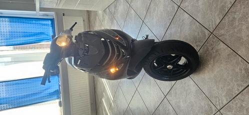 Piaggio Zip 172cc lc Malossi Brom, Fietsen en Brommers, Scooters | Piaggio, Zo goed als nieuw, Zip, Ophalen
