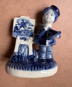 Beeldje van een Hollands schilderesje, Gzhel porselein, Antiek en Kunst, Curiosa en Brocante, Ophalen of Verzenden