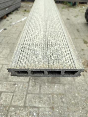 Terrasplank composiet grafiet beschikbaar voor biedingen