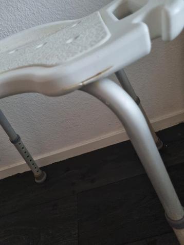 Witte Douchestoel beschikbaar voor biedingen