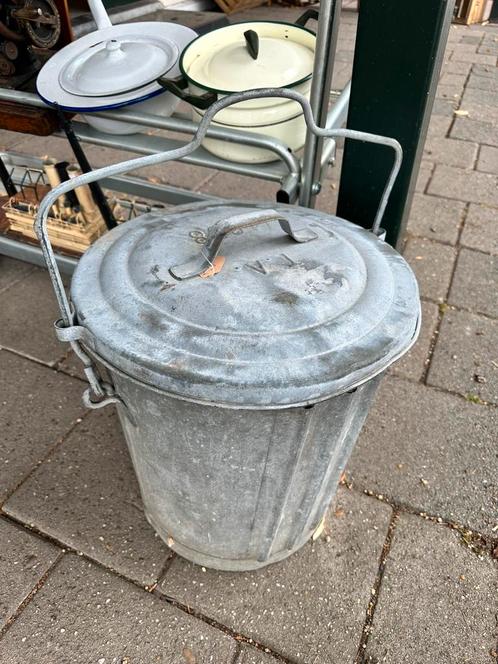 Zinken afval emmer uit 1938 gemeente TA, Antiek en Kunst, Curiosa en Brocante, Ophalen