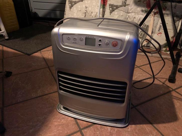 Qlima Petroleumkachel SRE3531C-2, Huis en Inrichting, Kachels, Gebruikt, Vrijstaand, Petroleumkachel, Overige brandstoffen, Ophalen